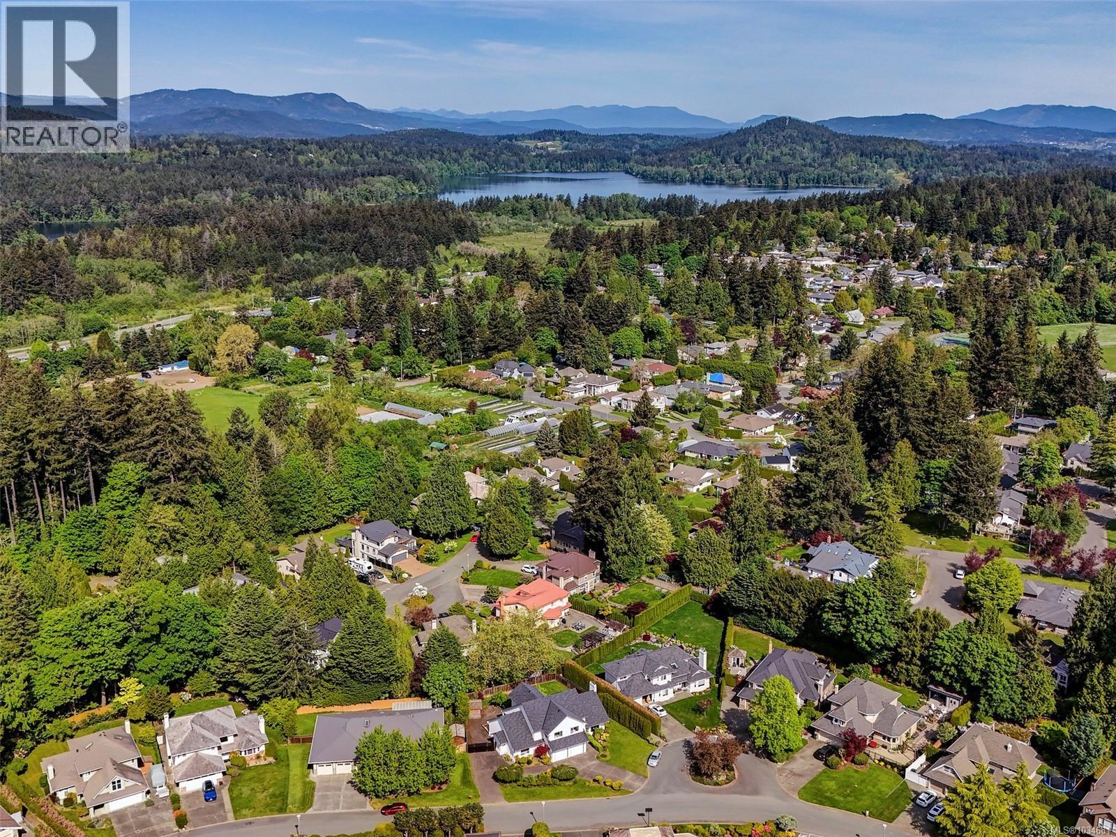  772 Wesley Court, Saanich