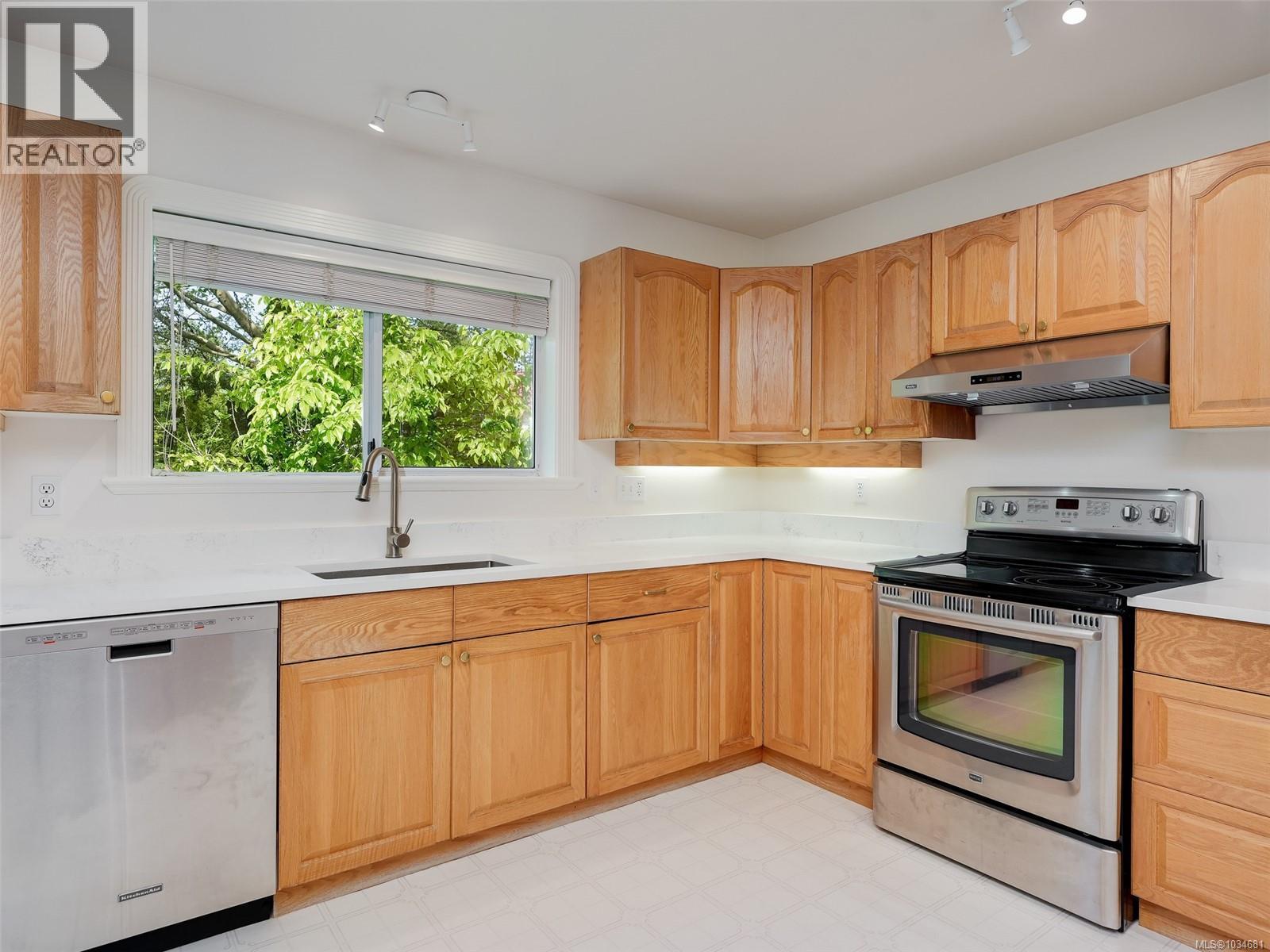 772 Wesley Crt - 8