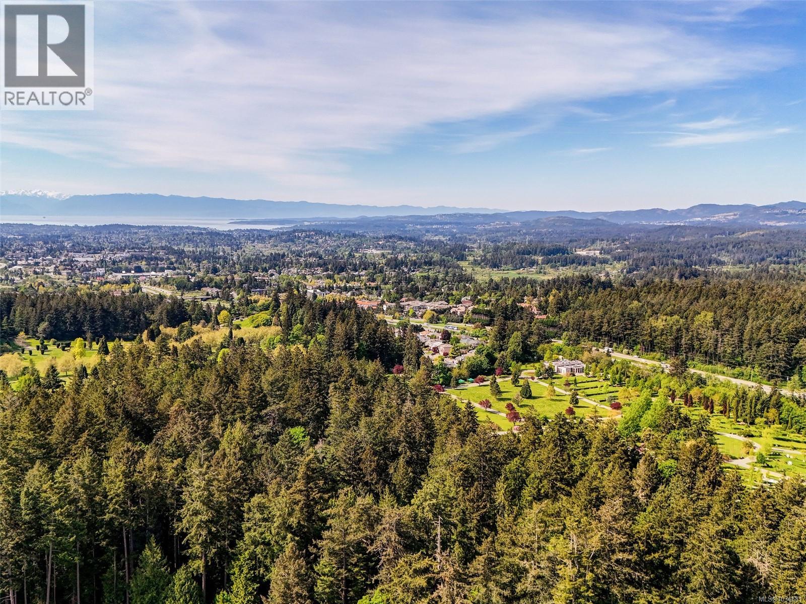 772 Wesley Court, Saanich