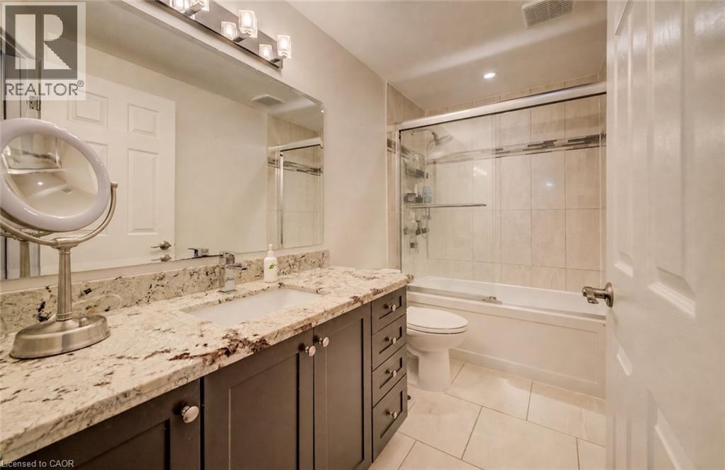 #35 375 KINGSCOURT Drive - 19