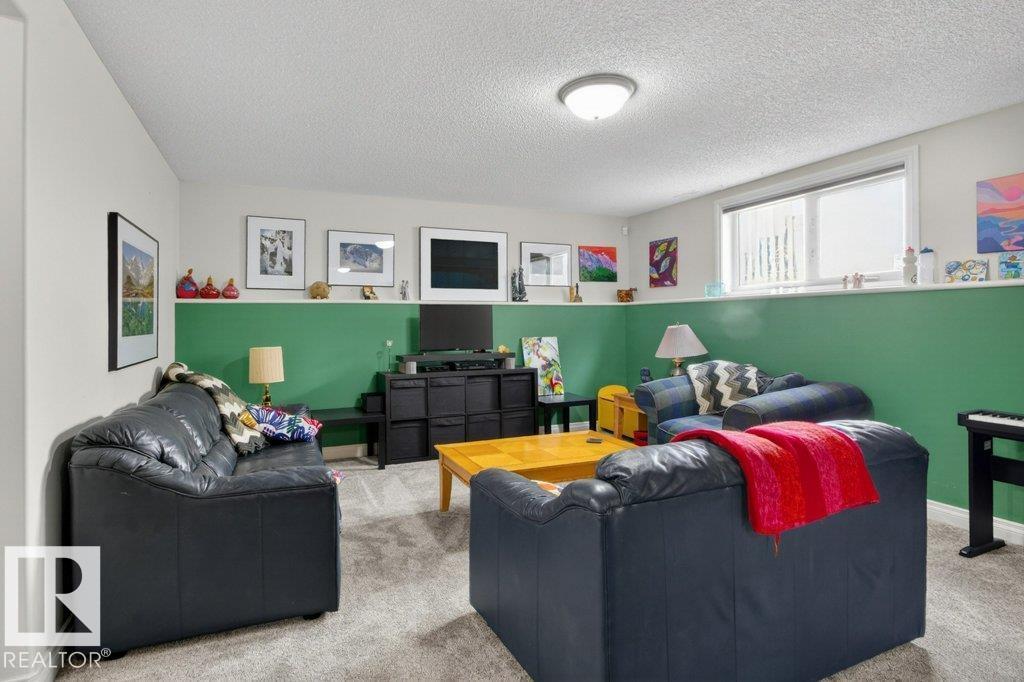 11686 15 AV NW, Edmonton