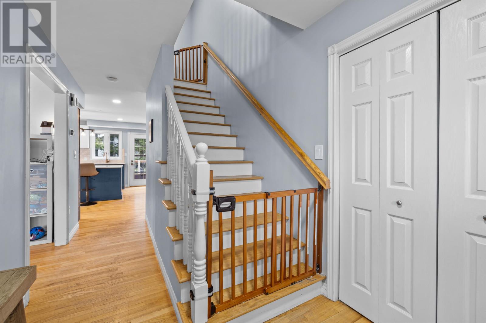 113 GREENSVIEW Drive - Image 3