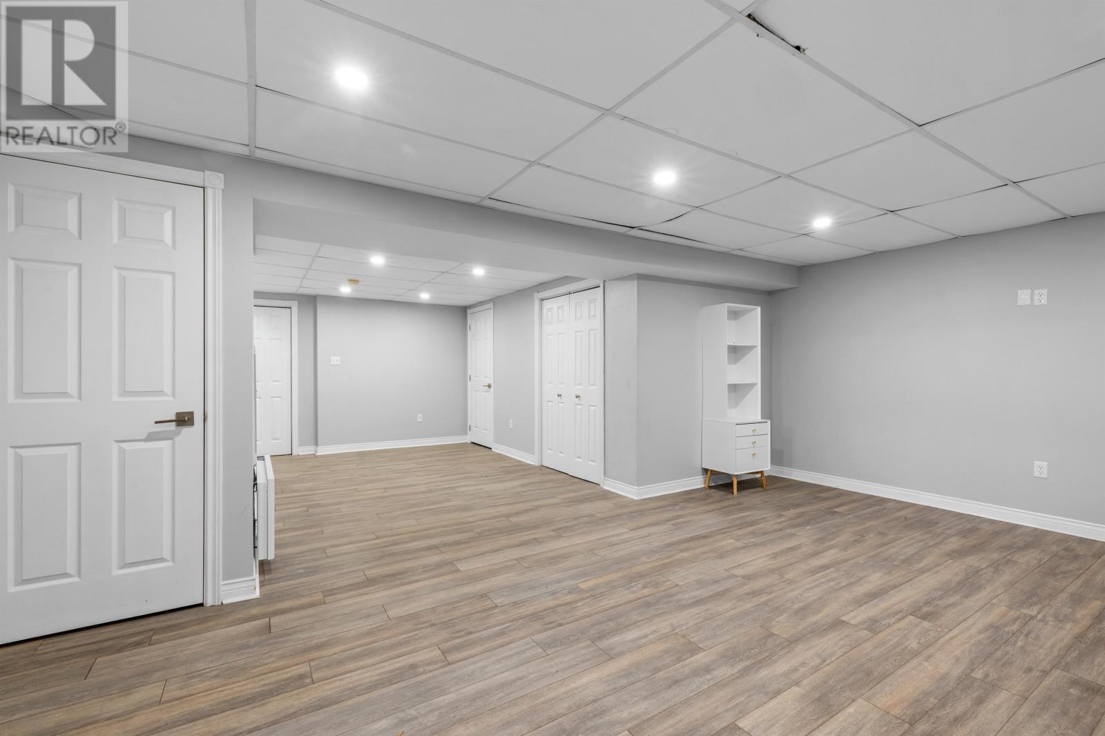 113 GREENSVIEW Drive - 32