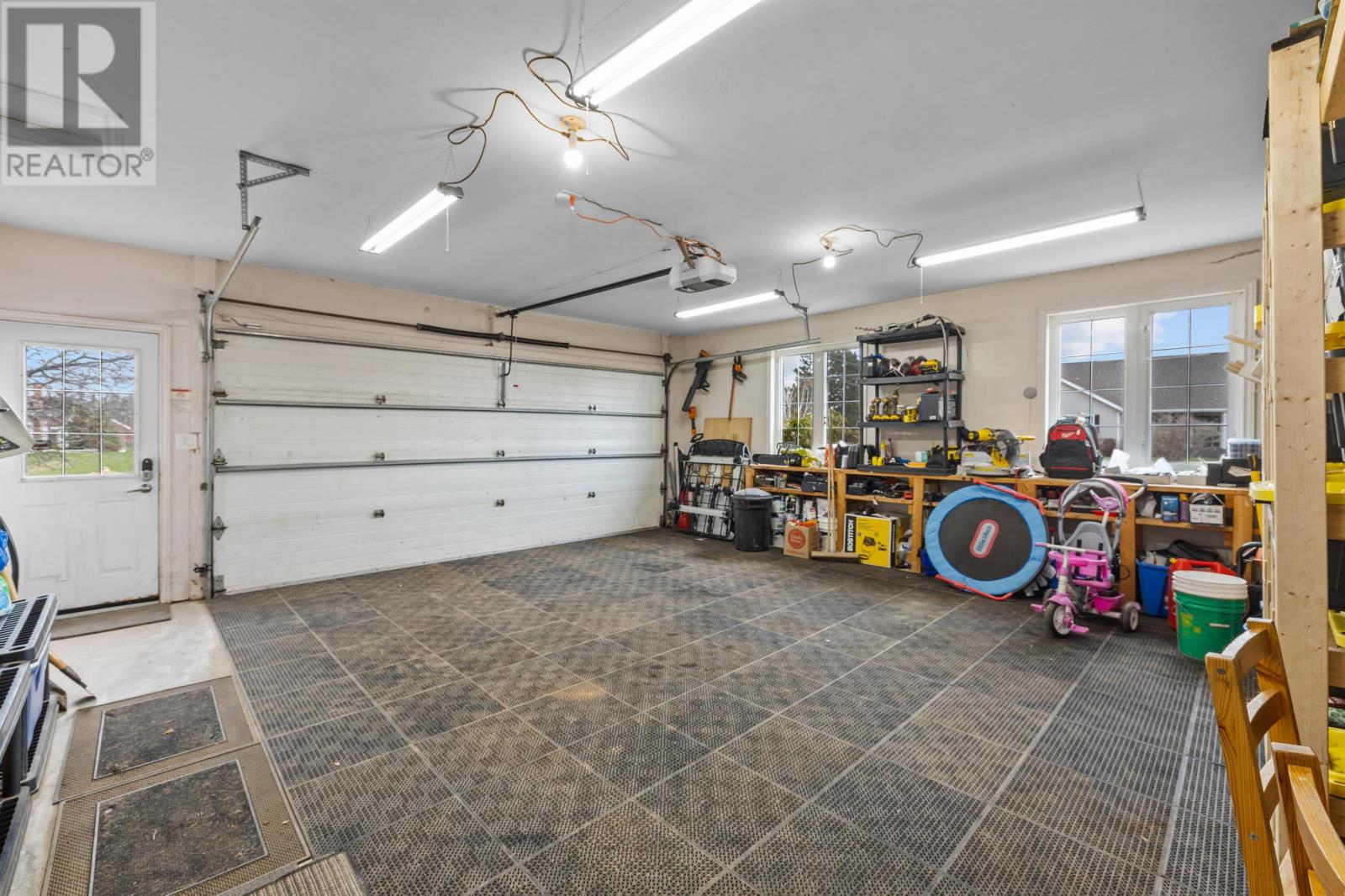 113 GREENSVIEW Drive - 35