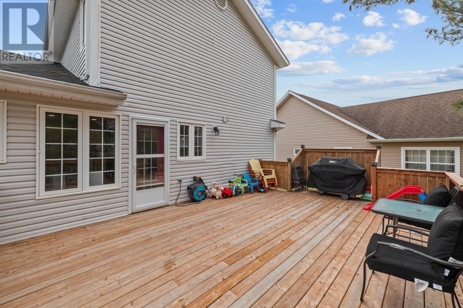 113 GREENSVIEW Drive - 44