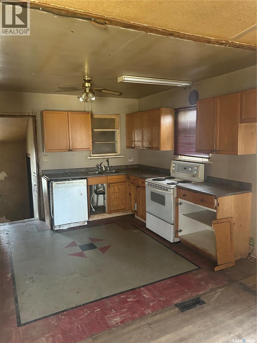 1133 Elphinstone STREET - 4