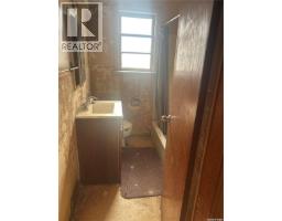Bedroom - 1133 Elphinstone Street, Regina, SK S4T3M2 Photo 10