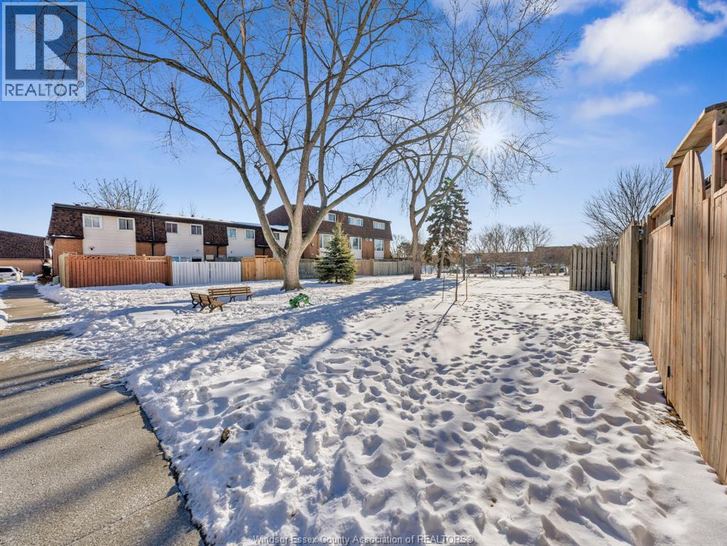 6312 THORNBERRY, Windsor, Ontario, N8T3A2 — Photo 6