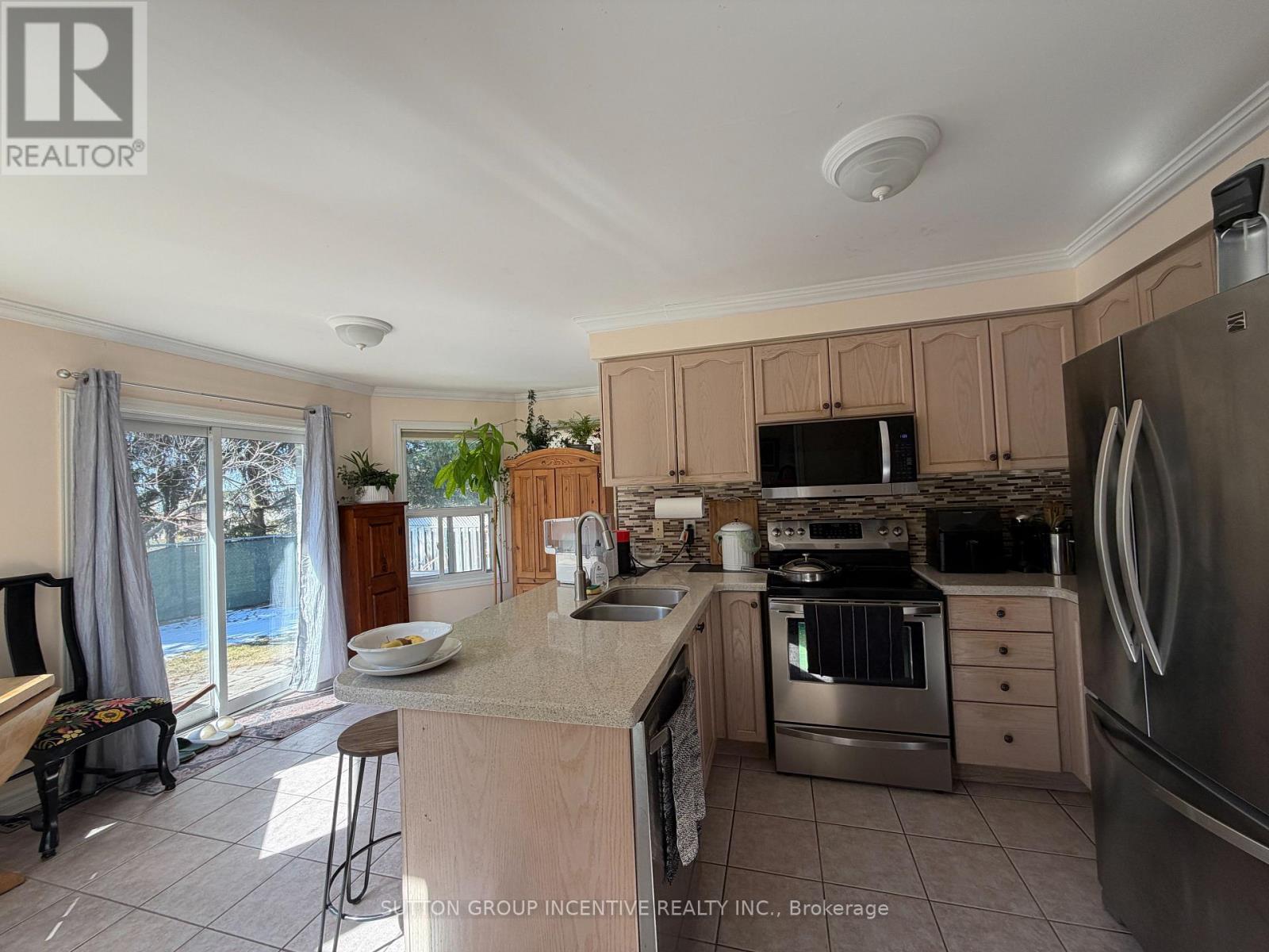 49 SHAINA COURT - 12