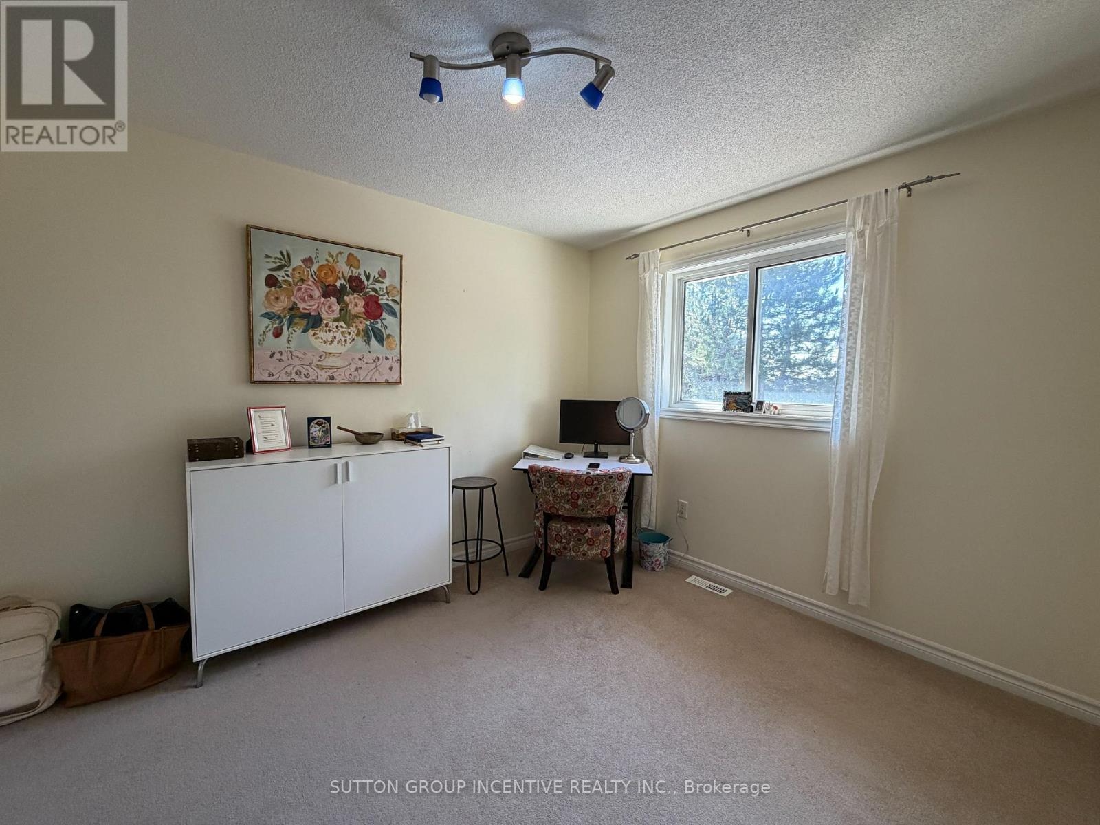 49 SHAINA COURT - 23
