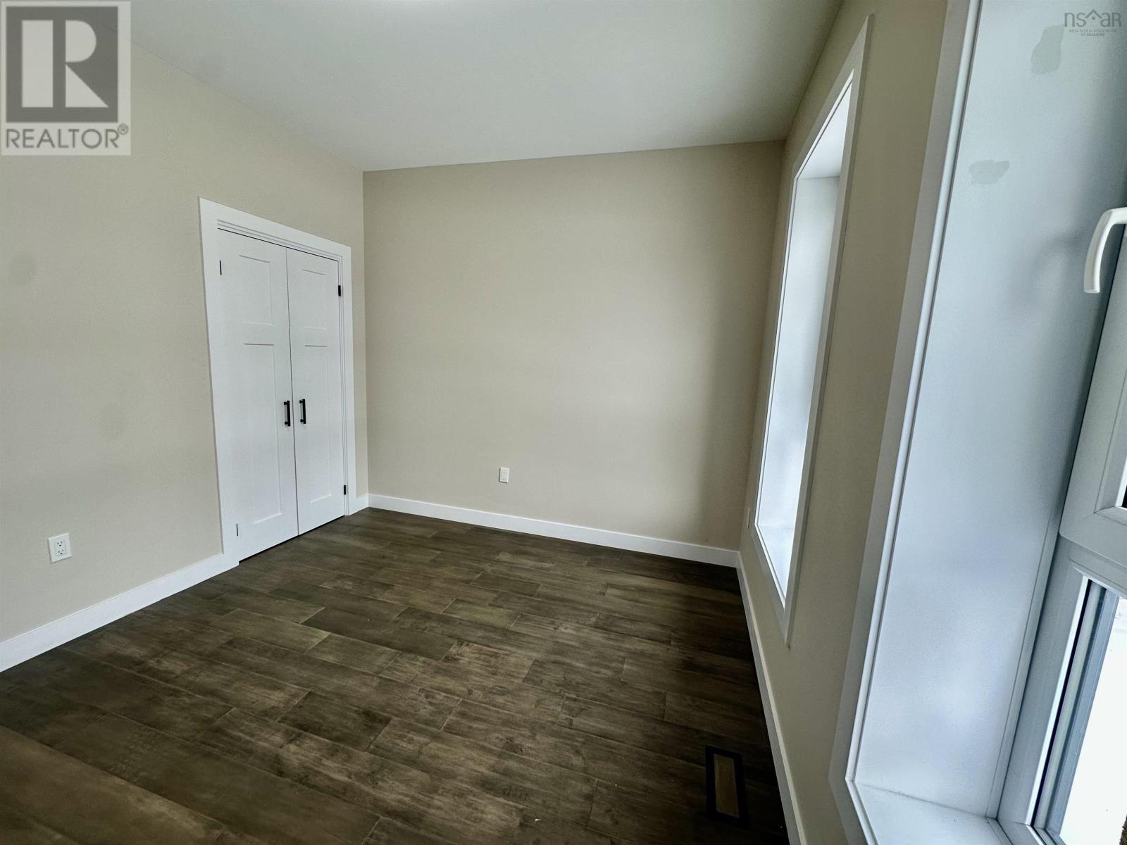 11 Chiavari Close - 24