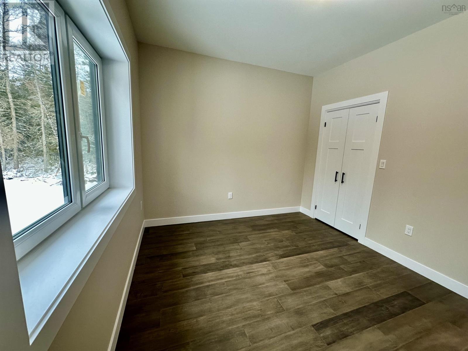 11 Chiavari Close - 28