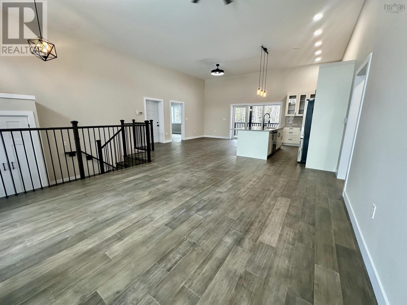 11 Chiavari Close - 12