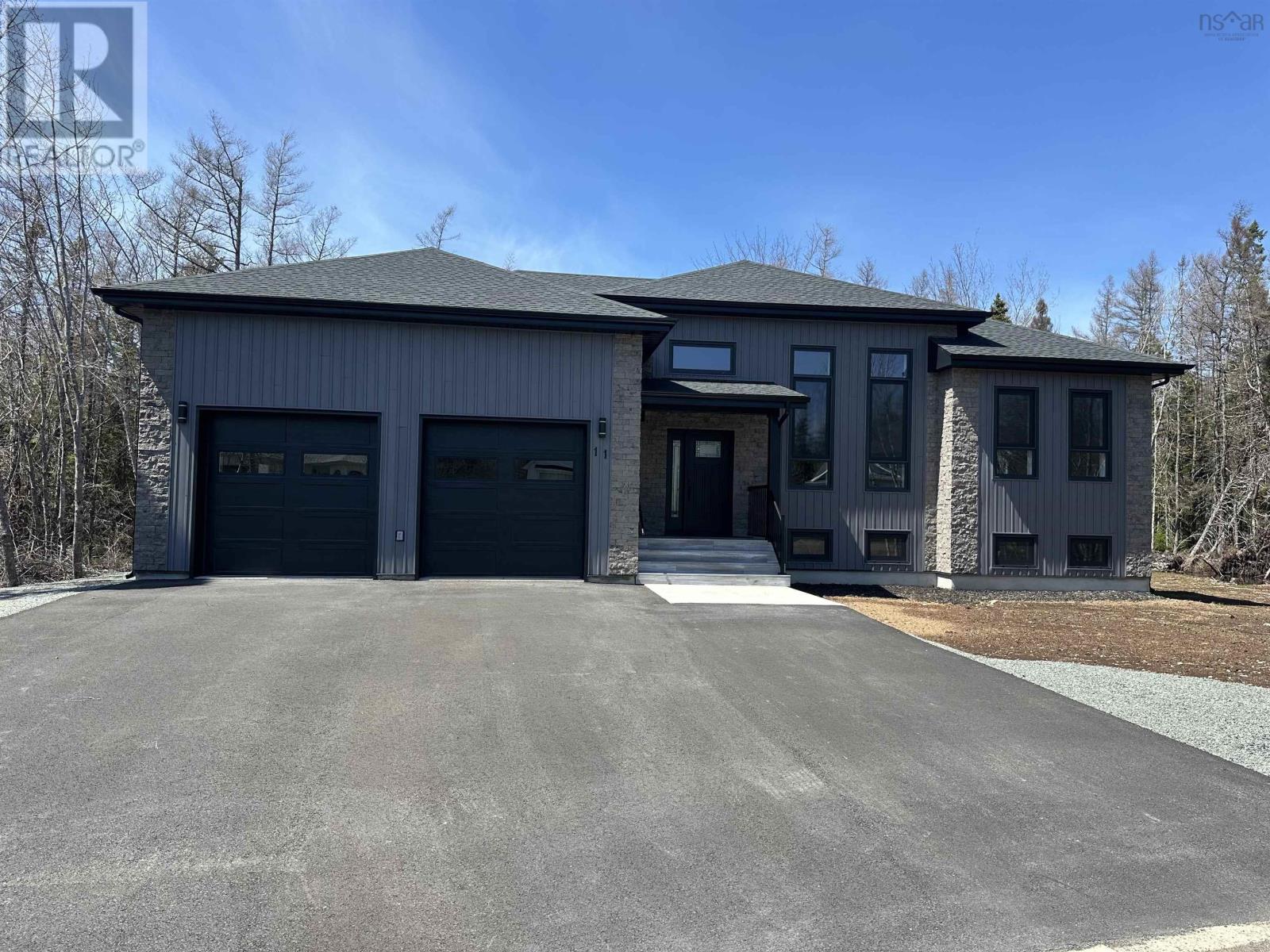 11 Chiavari Close - 2