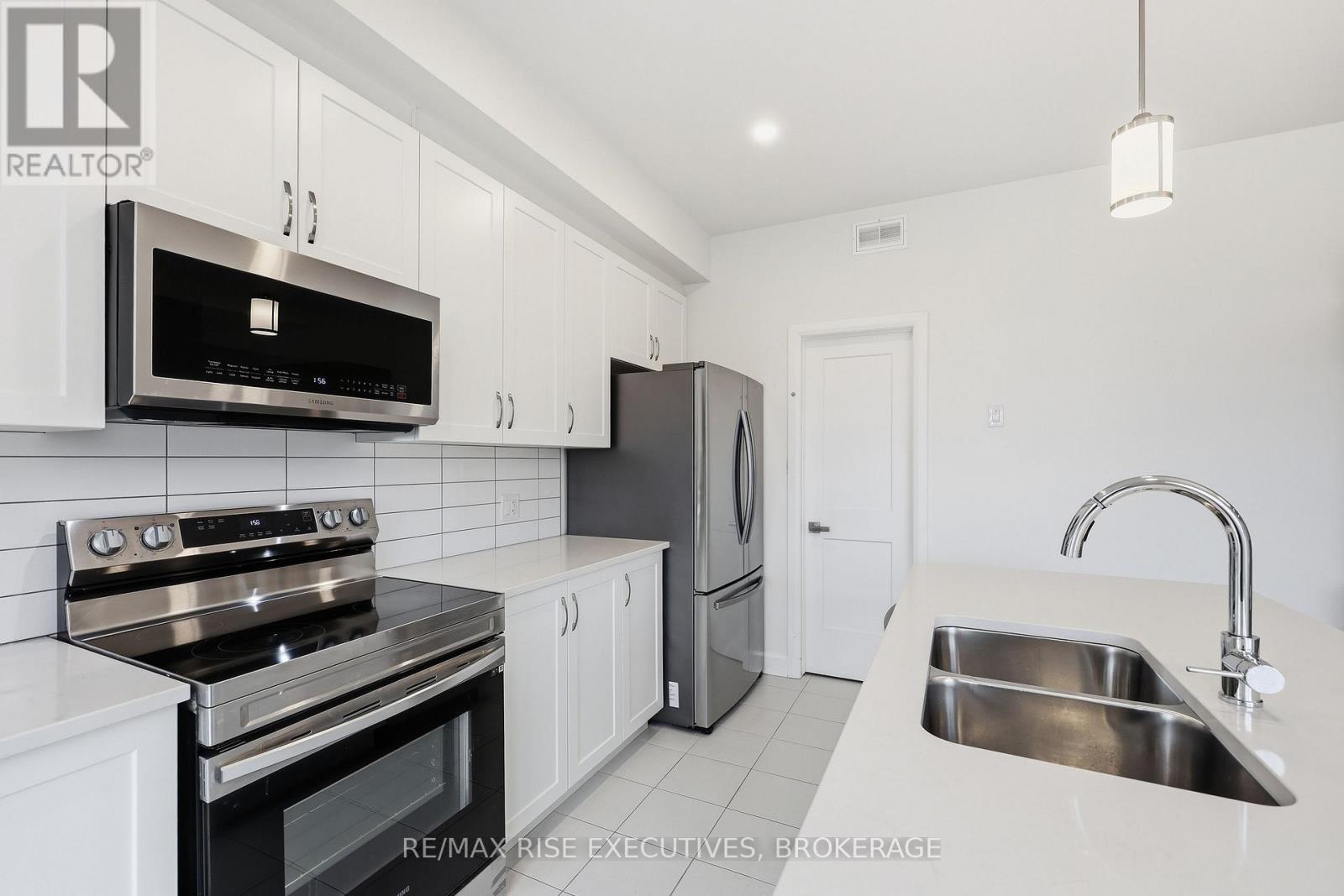 1406 TULIP DRIVE - 12