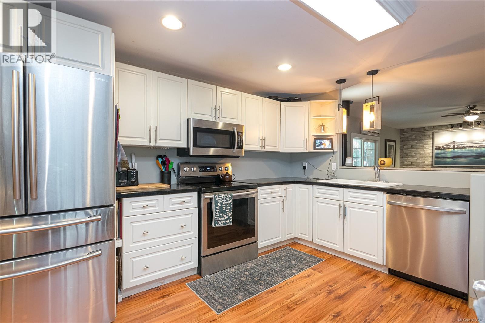 1383 Carlton Dr - 10