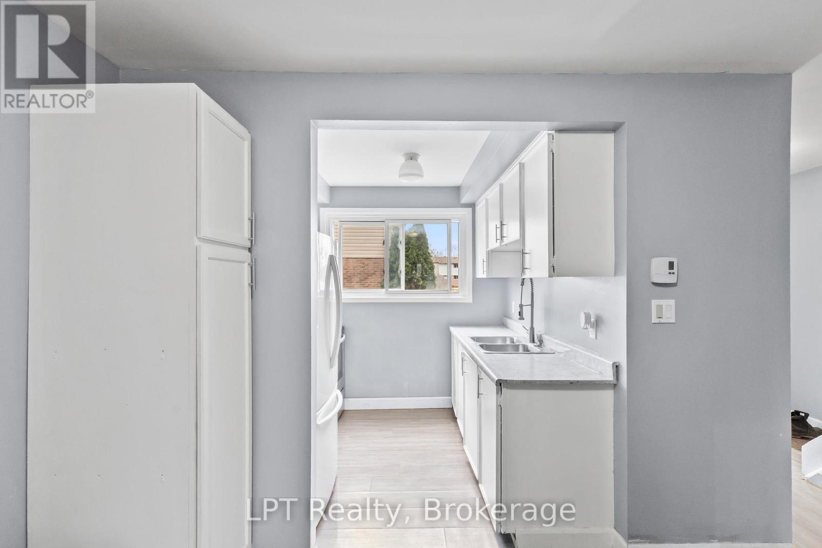 4 TIFFANY PLACE - 6