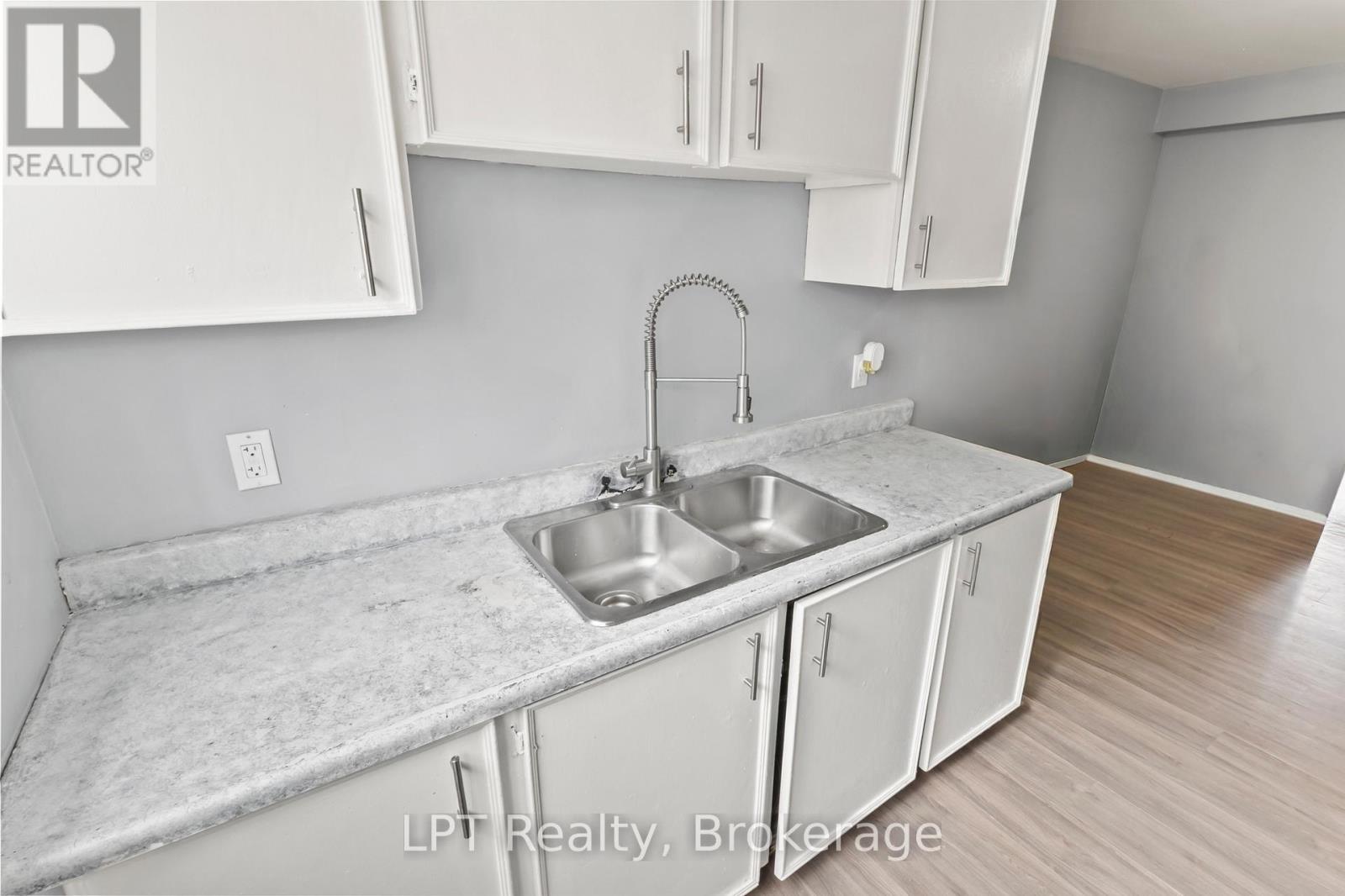 4 TIFFANY PLACE - 9
