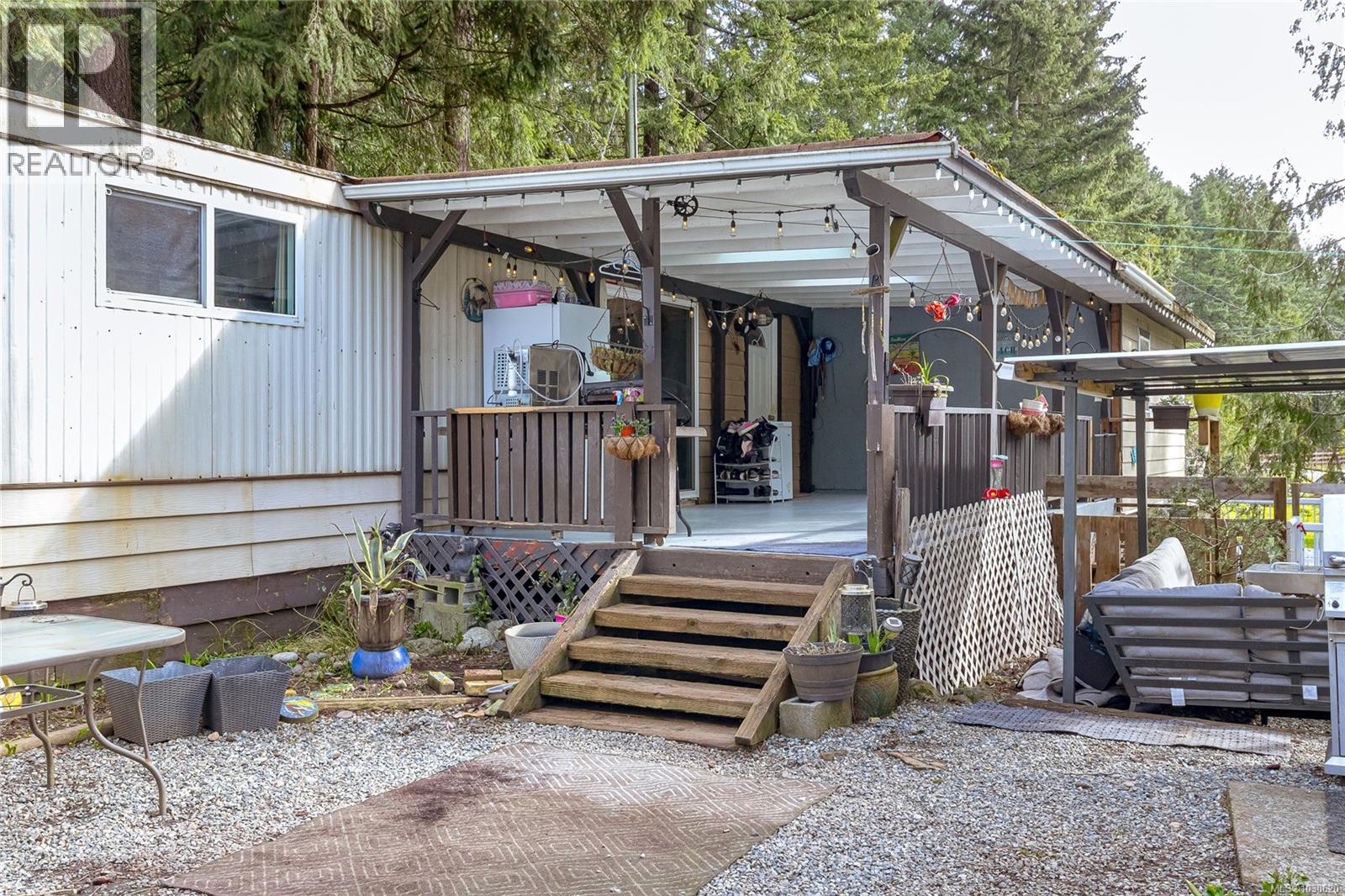 1383 Carlton Dr - 23