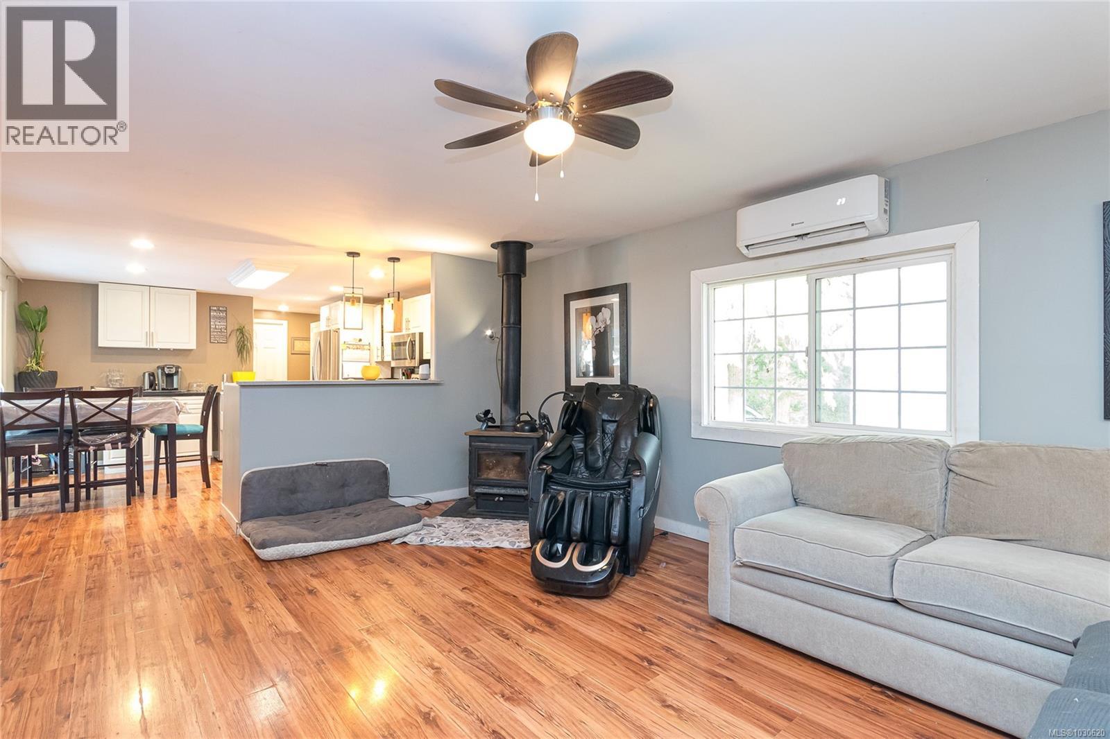 1383 Carlton Dr - 8