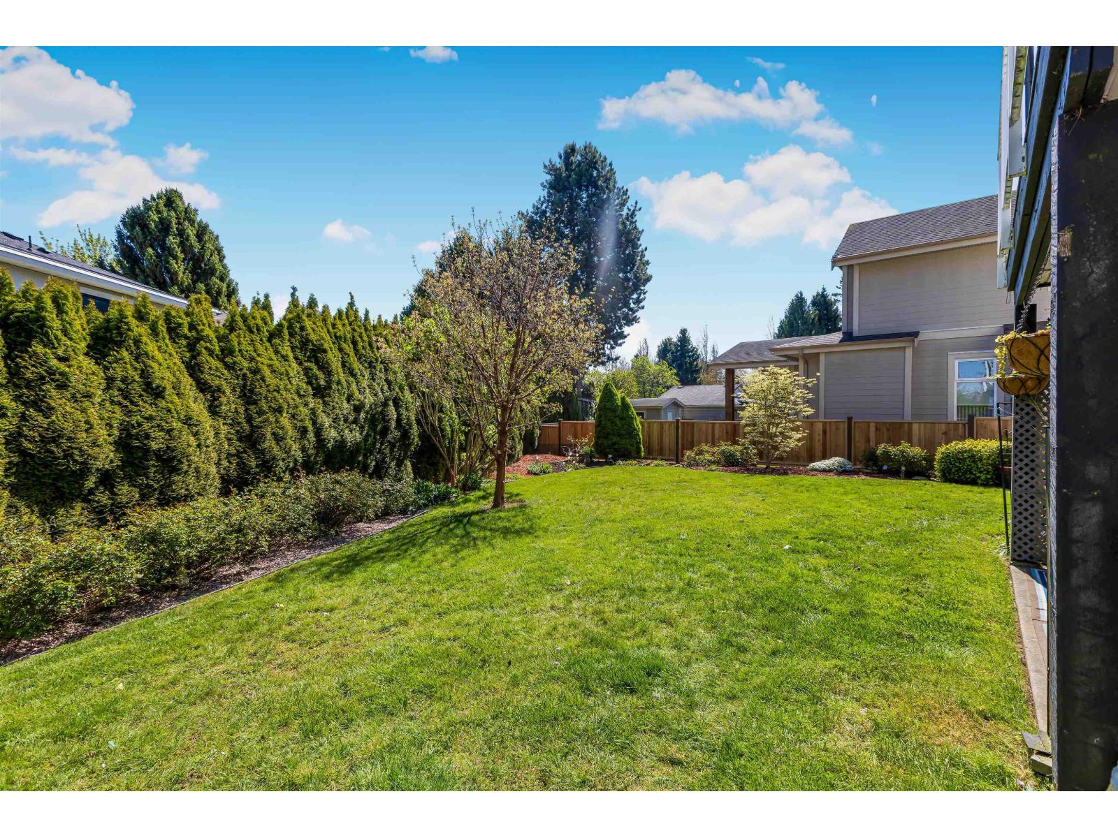 5 Bed, 3 Bath House for Sale in Surrey – 2254 154A STREET, Surrey - Image 6