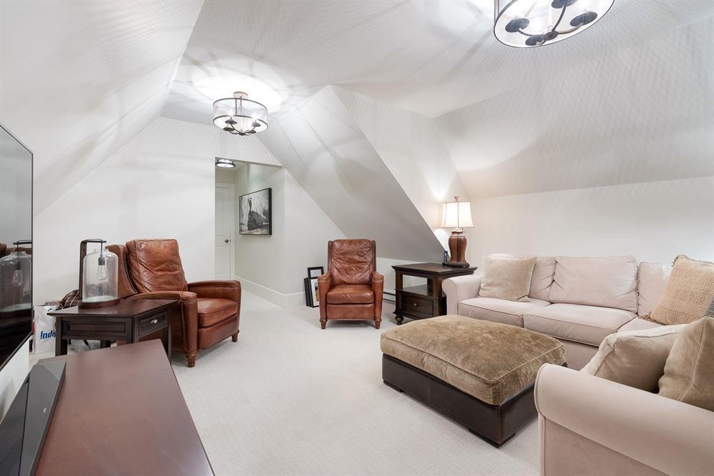 3758 DEVONSHIRE DRIVE, Surrey