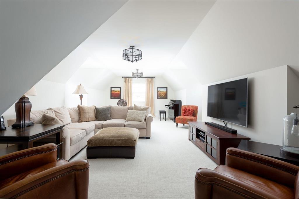 3758 DEVONSHIRE DRIVE, Surrey