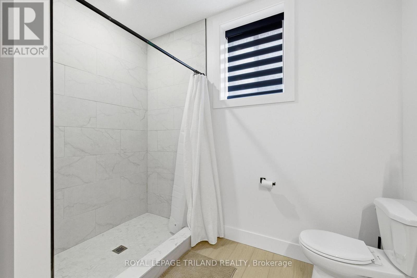 62 AVERY PLACE - 26