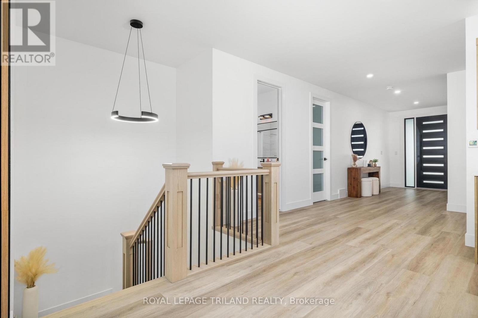 62 AVERY PLACE - 3