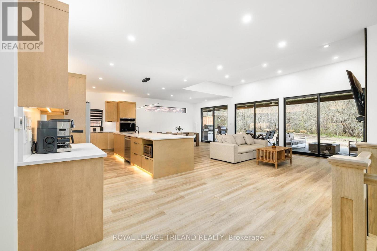 62 AVERY PLACE - 4