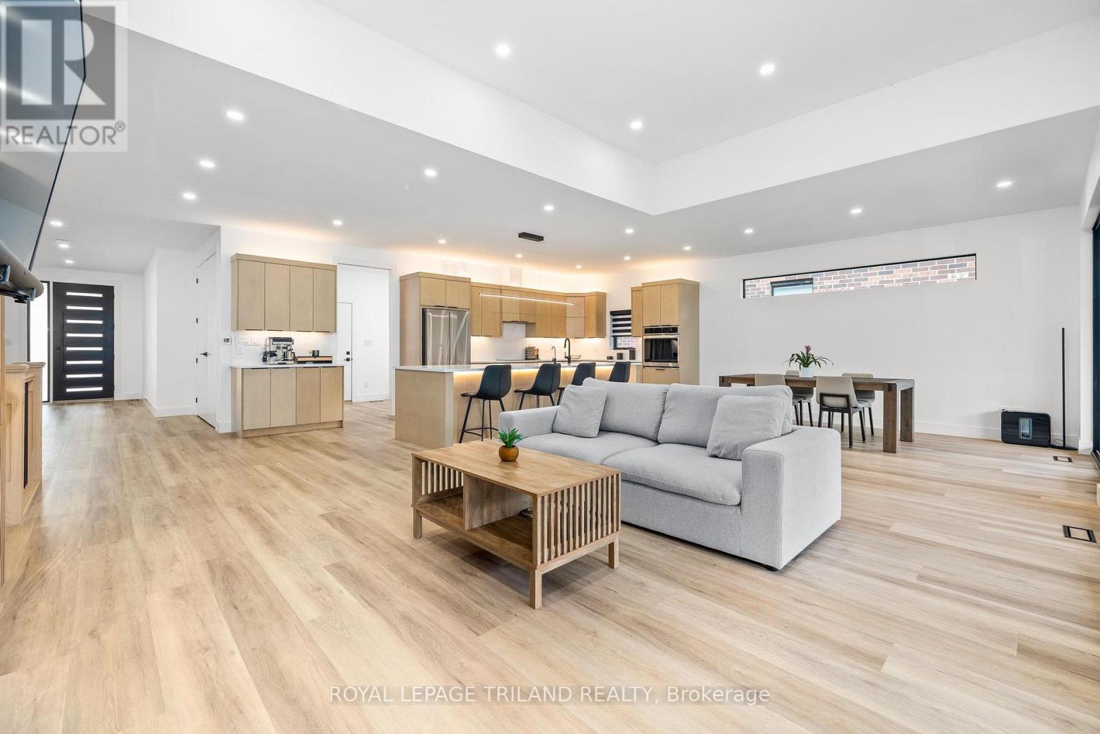 62 AVERY PLACE - 7