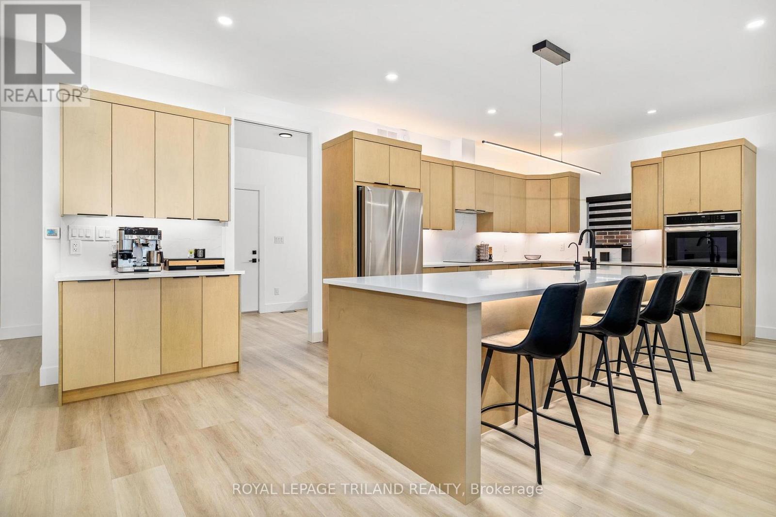 62 AVERY PLACE - 9