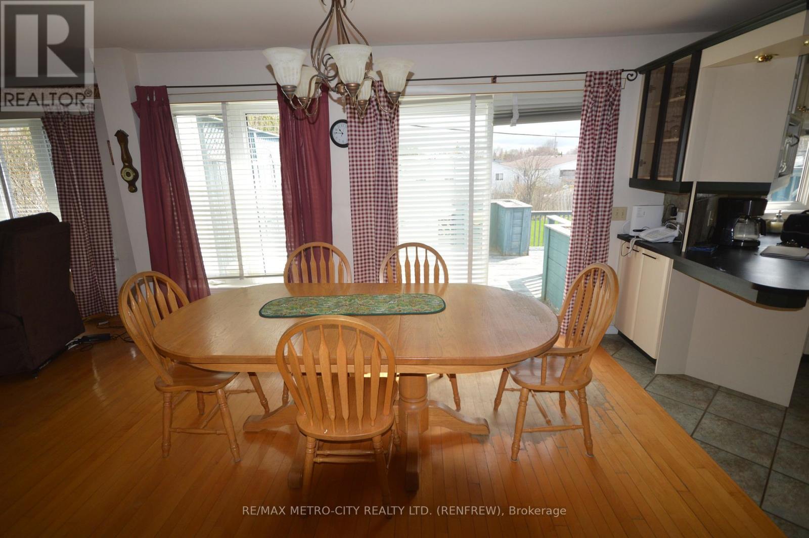 225 VANIER CRESCENT - 6
