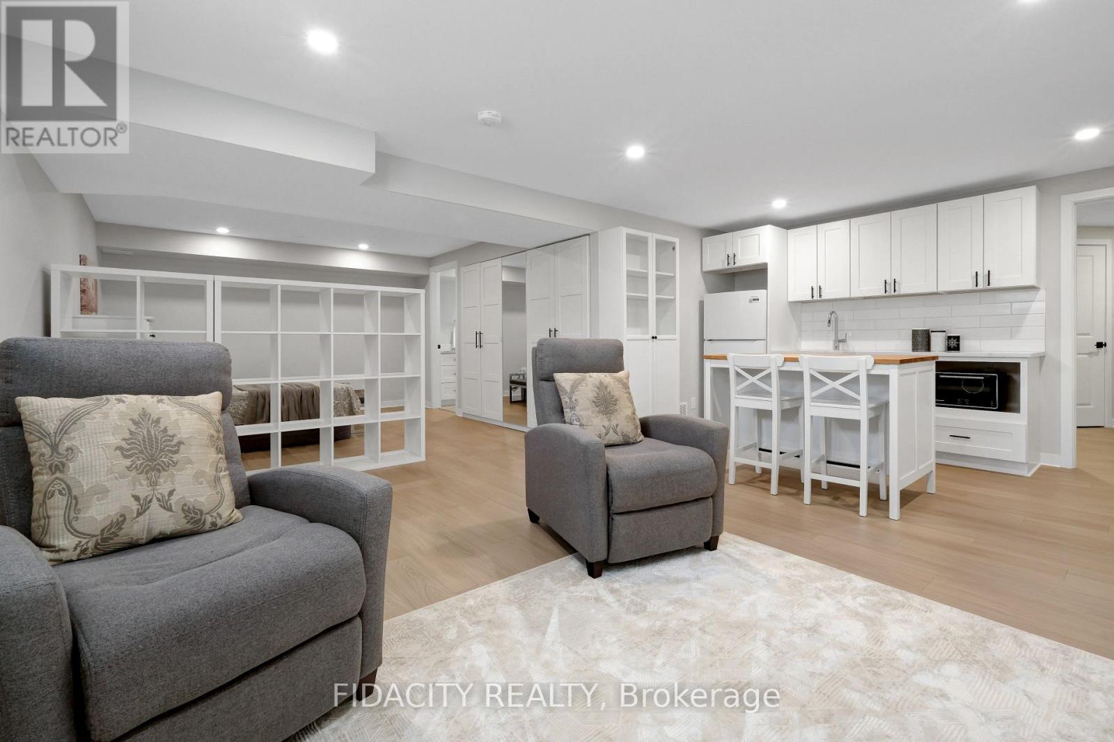 20 ALLAN MOORE PLACE - 22
