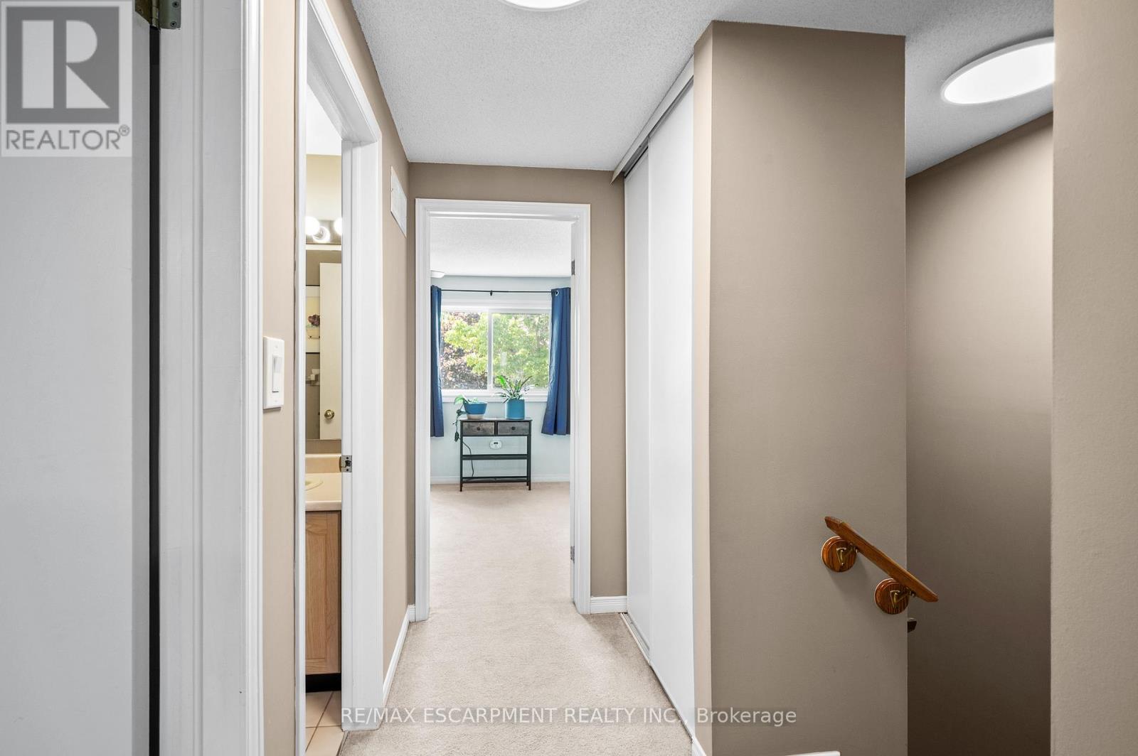#12 610 BARTON STREET - 13