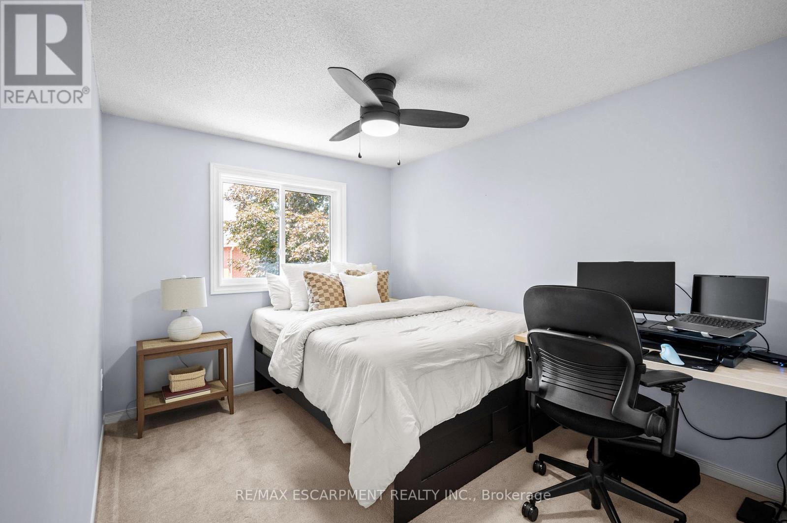 #12 610 BARTON STREET - 16