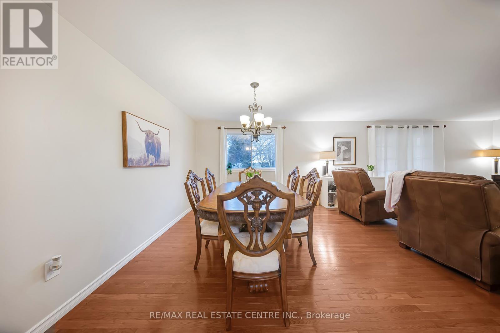 9 VILLAGE ROAD - 12