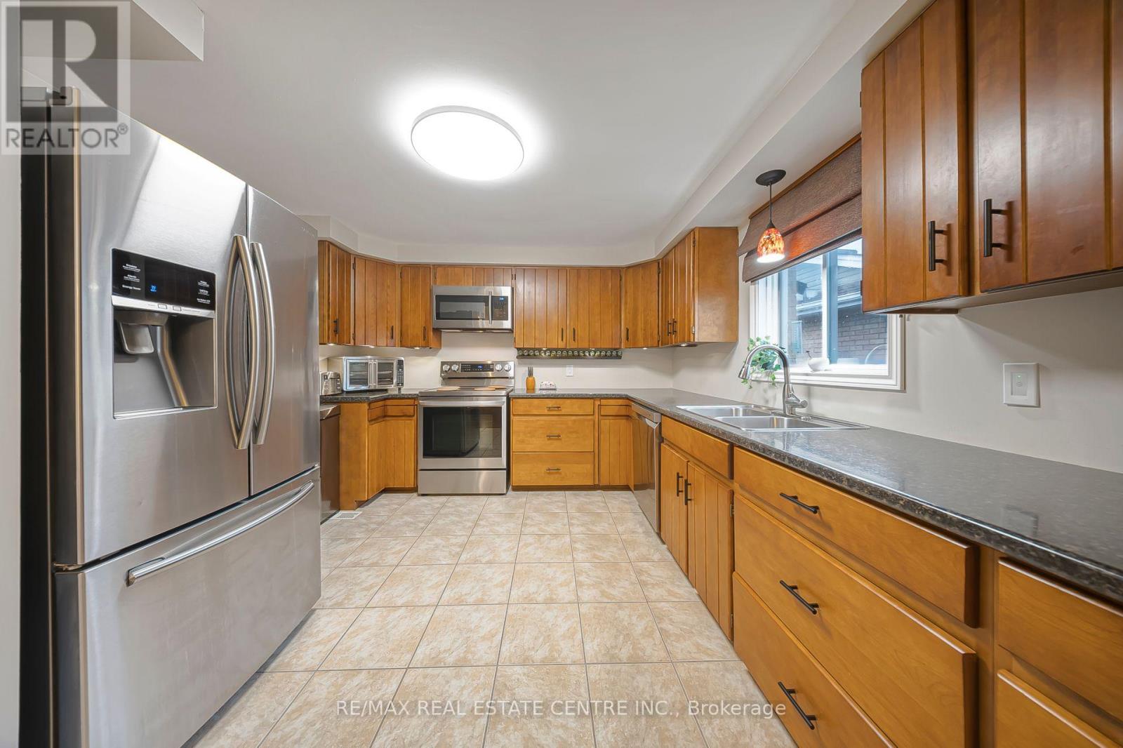 9 VILLAGE ROAD - 14