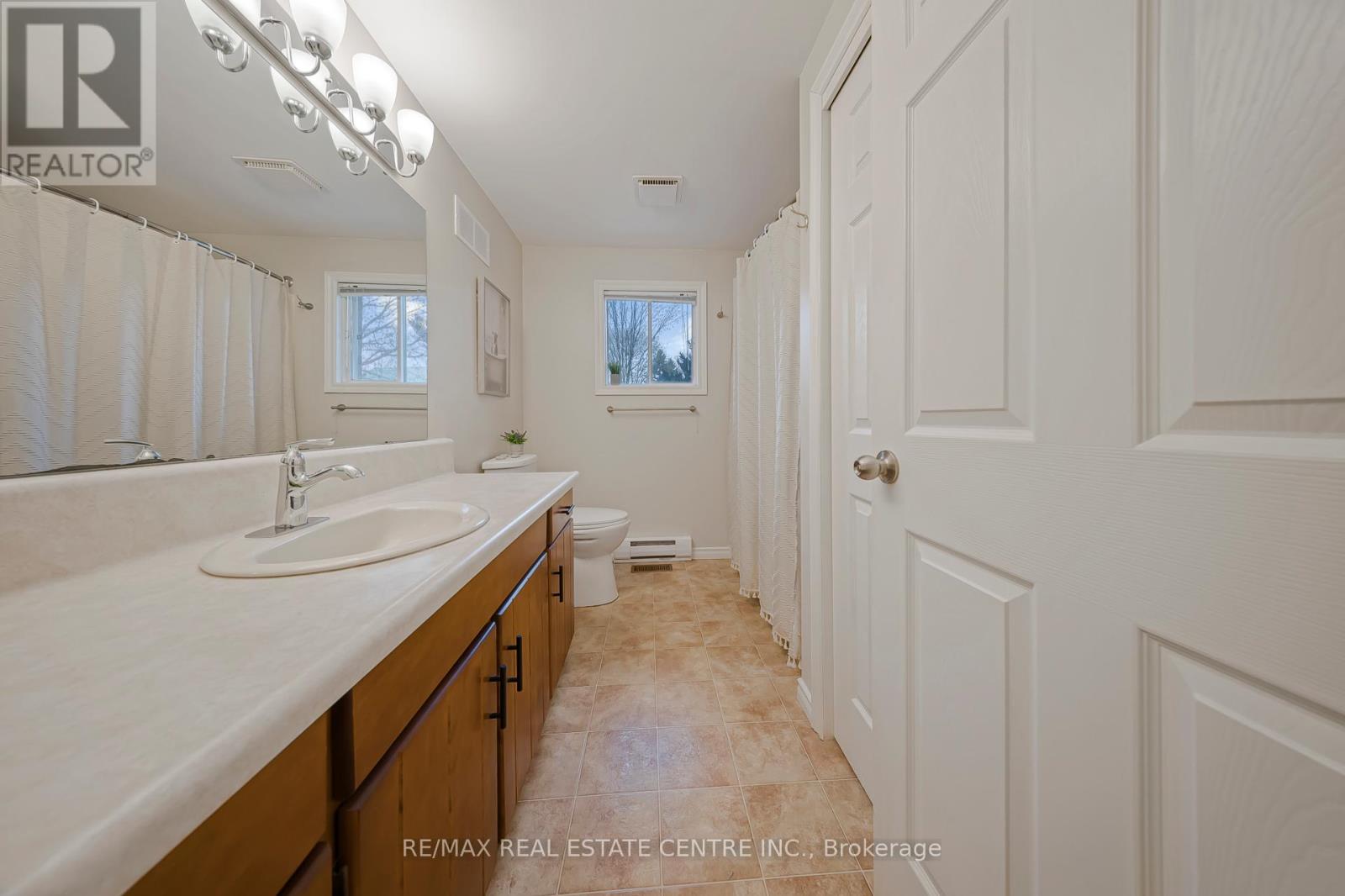 9 VILLAGE ROAD - 20