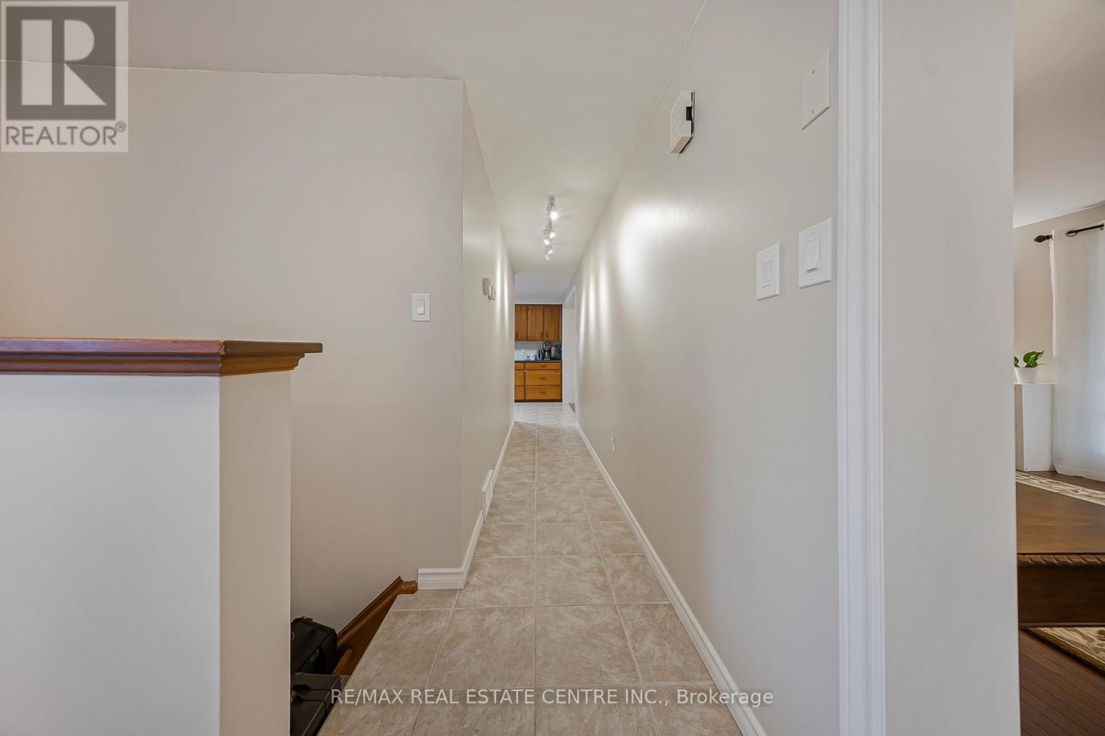 9 VILLAGE ROAD - 26