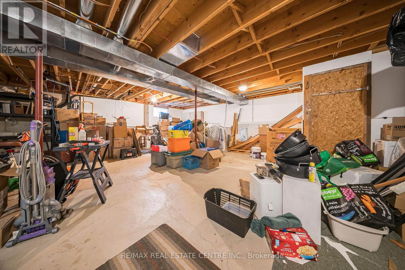 9 VILLAGE ROAD - 28