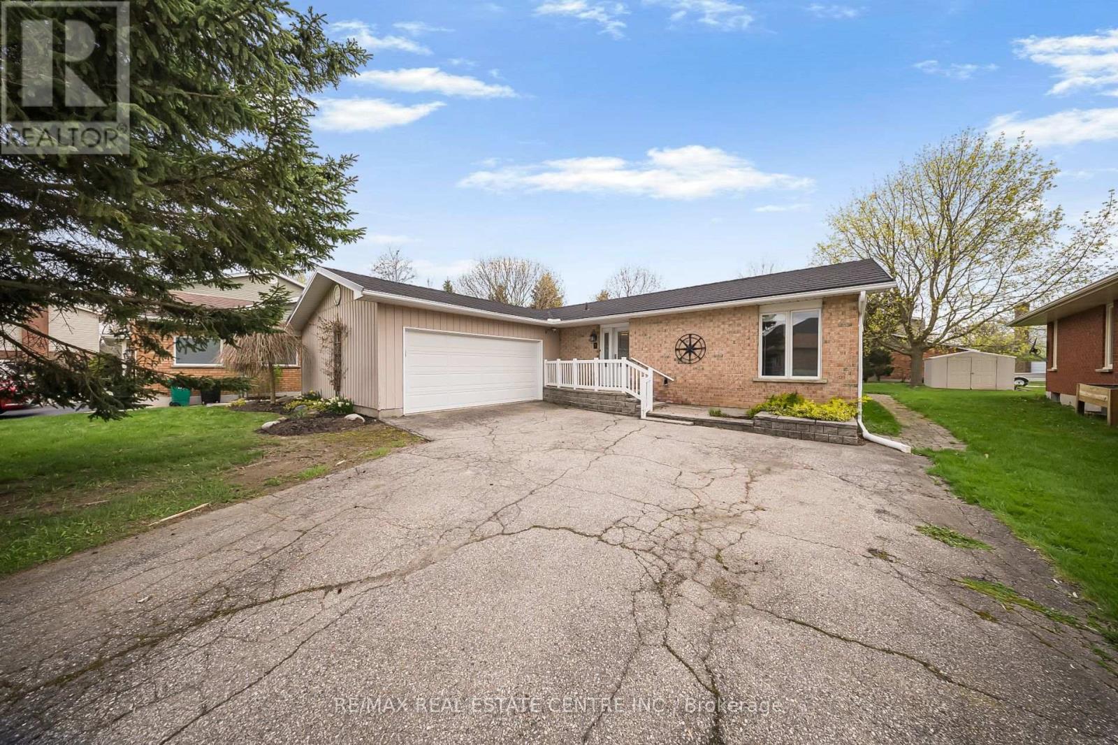 9 VILLAGE ROAD - 3