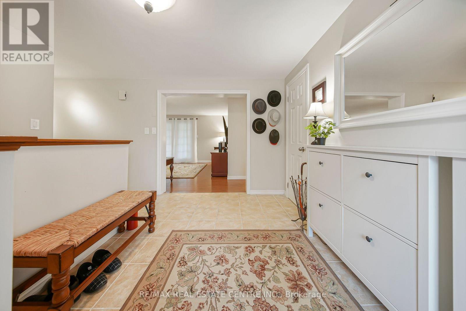 9 VILLAGE ROAD - 6