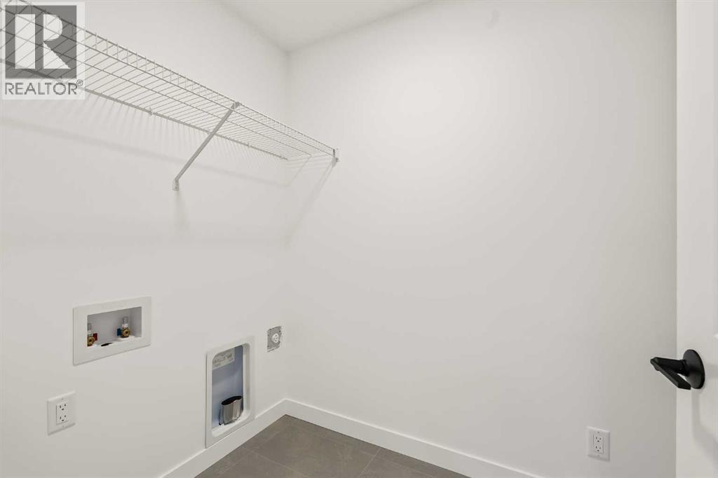 1133 Chinook Gate Bay SW - 44