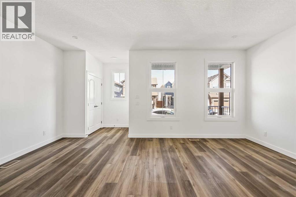 1133 Chinook Gate Bay SW - 8