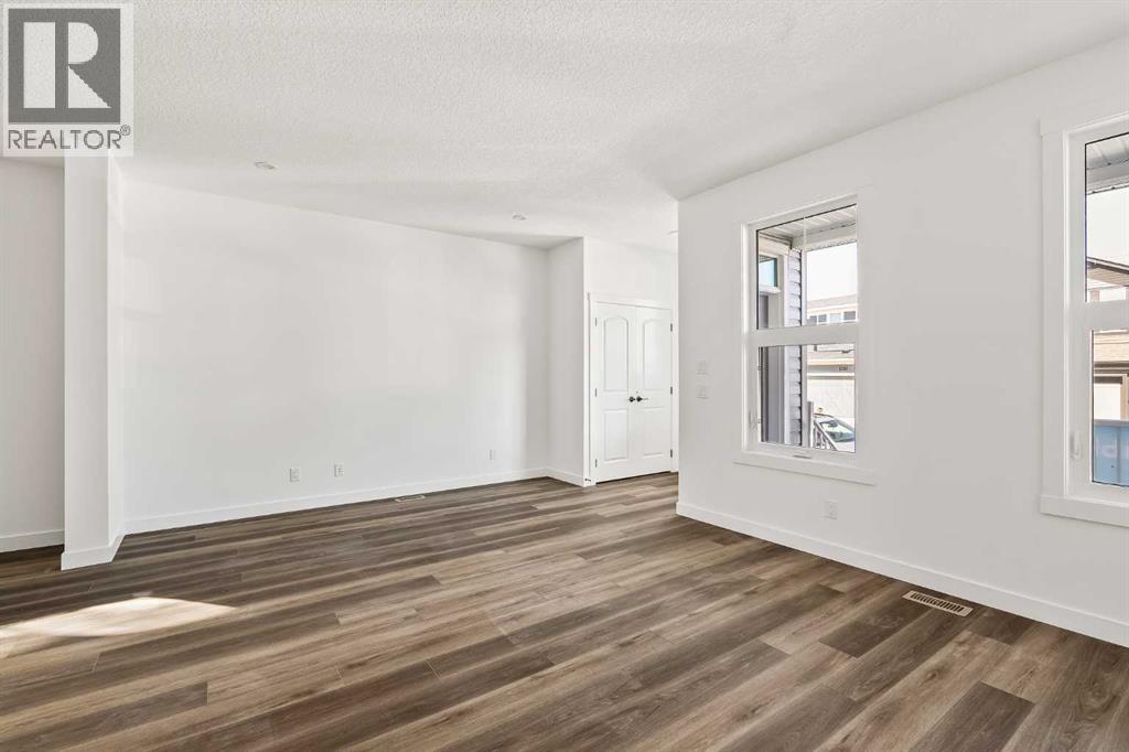 1133 Chinook Gate Bay SW - 9
