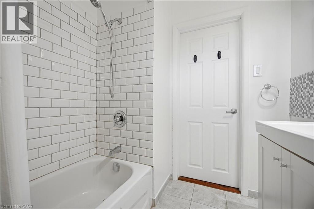 1461 MOSS GLEN Road, Burlington, Ontario, L7P2C2 — Photo 28