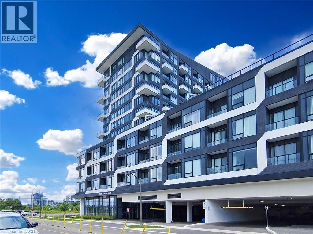 View of apartment building / complex