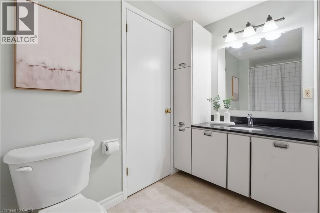 484 HUNTERSWOOD Court, Waterloo, Ontario, N2K3E9 — Photo 25