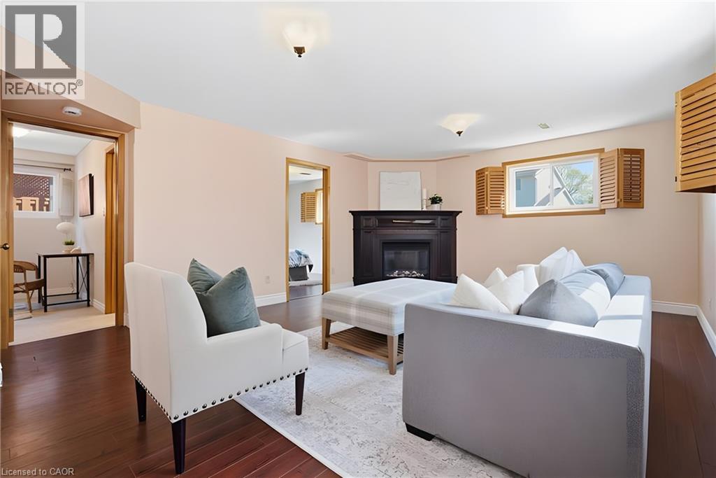 484 HUNTERSWOOD Court, Waterloo, Ontario, N2K3E9 — Photo 28